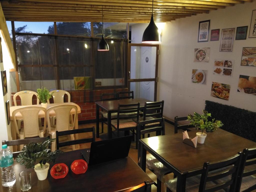 Posezení v ubytování Drizzle Drop Inn