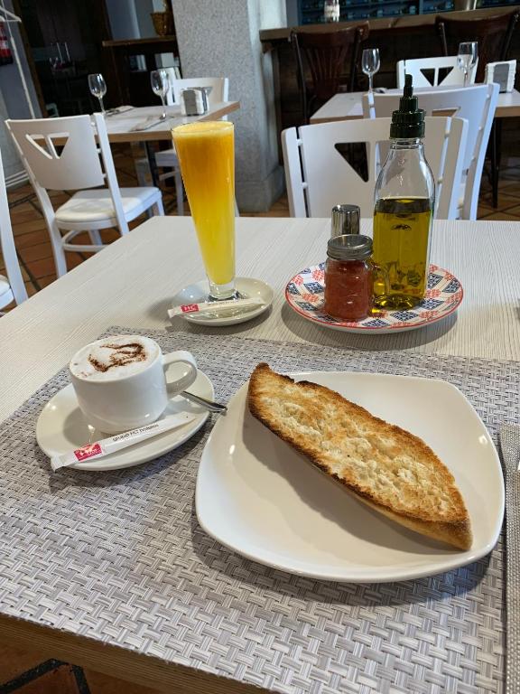 Jídlo v hotelu nebo okolí