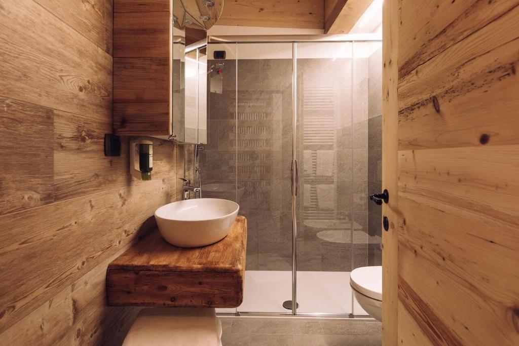 A bathroom at Malga Ces