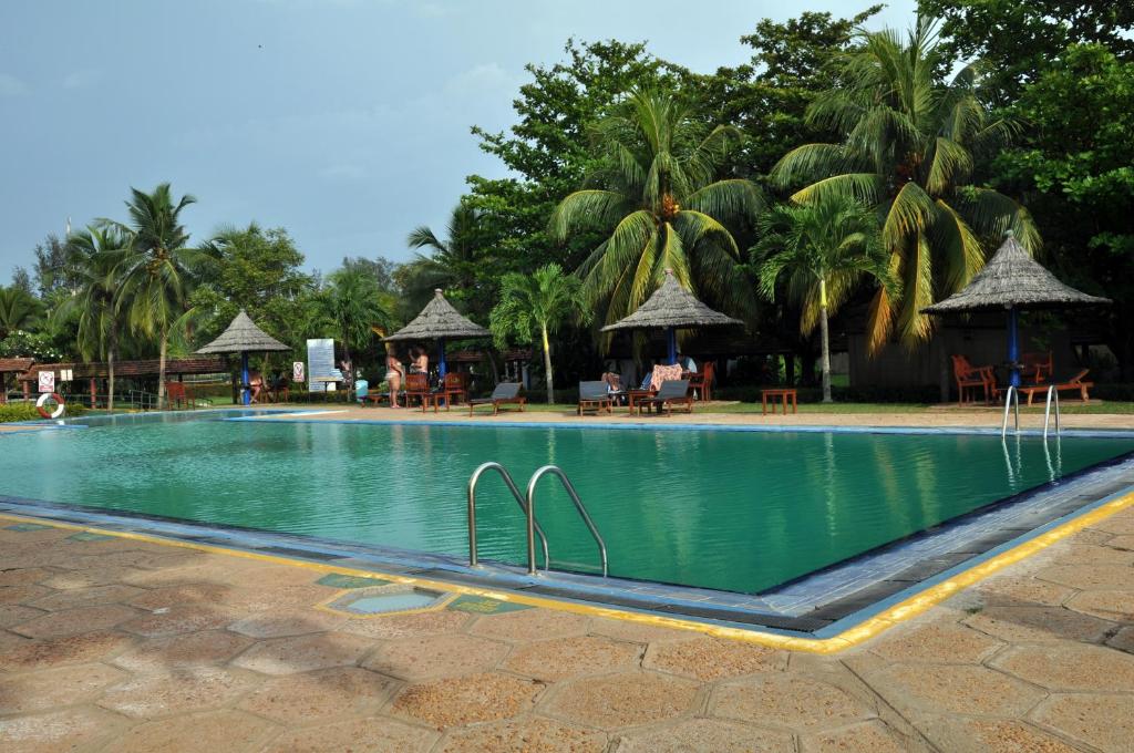 Bazén v ubytování Vivanta Colombo, Airport Garden nebo v jeho okolí
