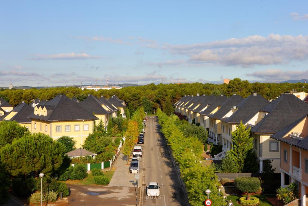 The surrounding neighborhood or a neighborhood close to a szállodákat