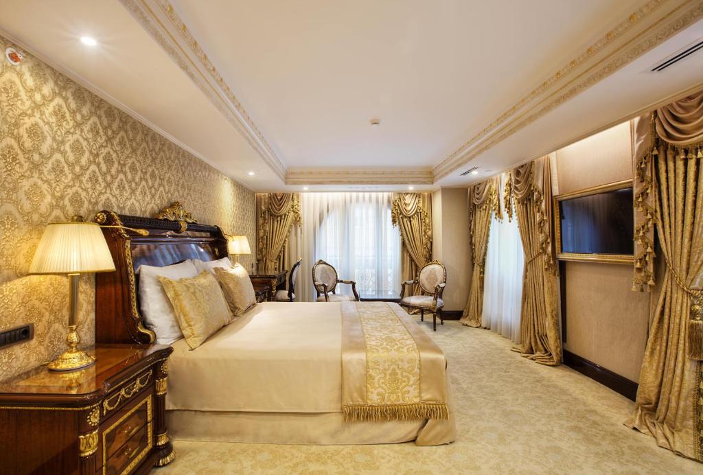 TV a/nebo společenská místnost v ubytování Ottoman's Life Hotel Deluxe