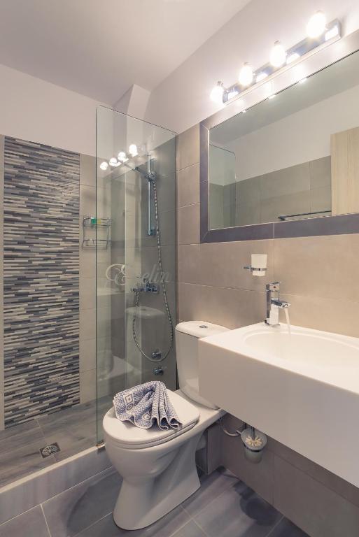 Koupelna v ubytování Evelin hotel