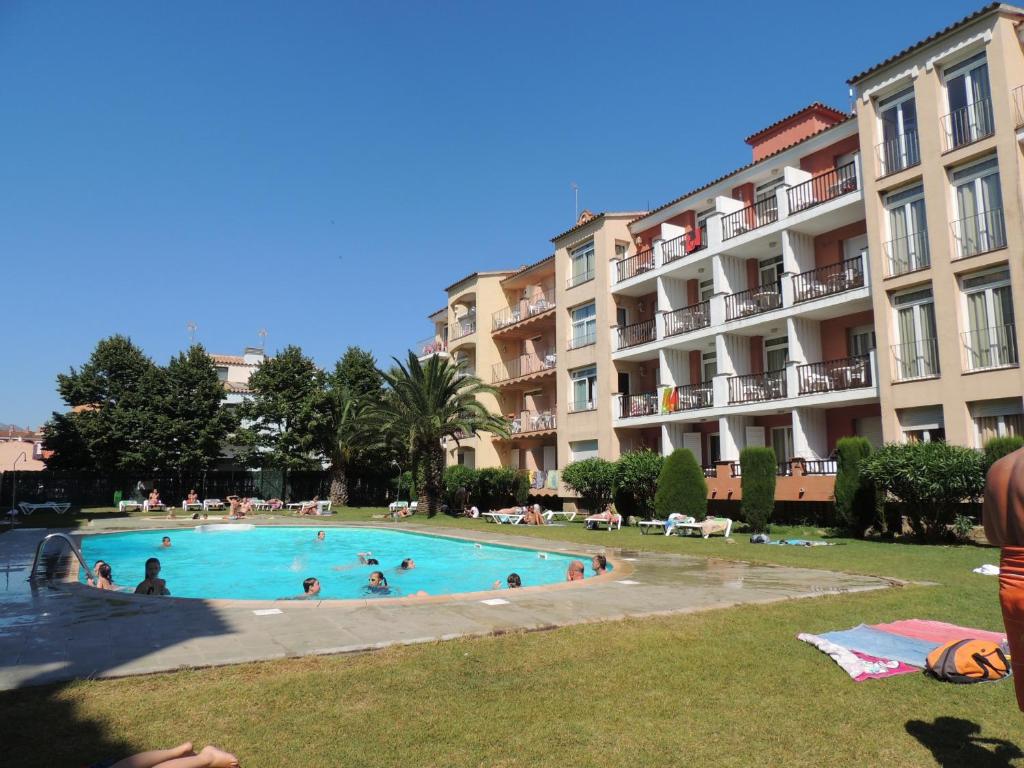 The swimming pool at or close to Gran Reserva Luna 5 17 Empuriabrava - Immo Barneda