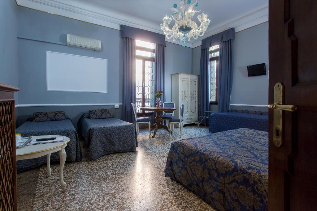 Gallery image of Hotel Mezzo Pozzo in Venice