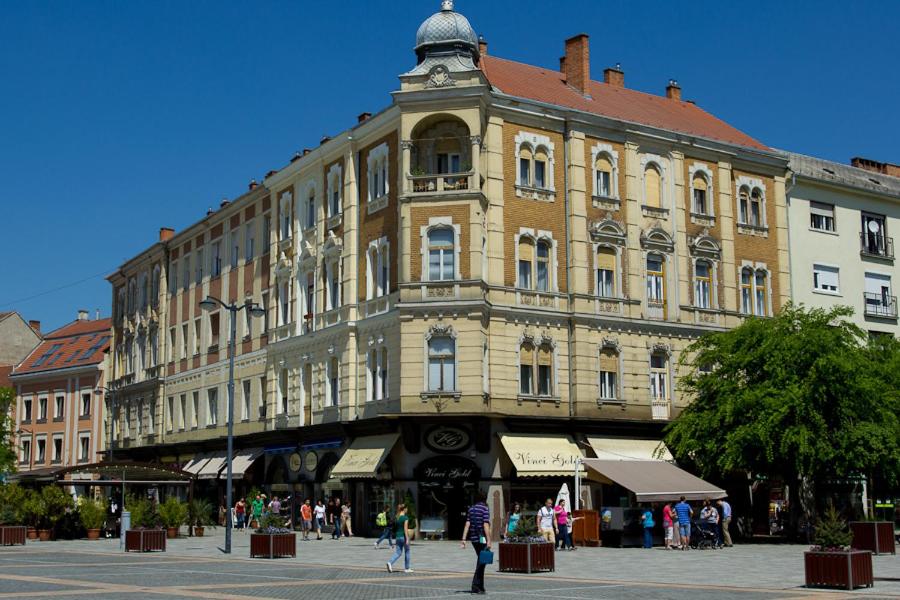 Budova, v ktorej sa apartmánový hotel nachádza