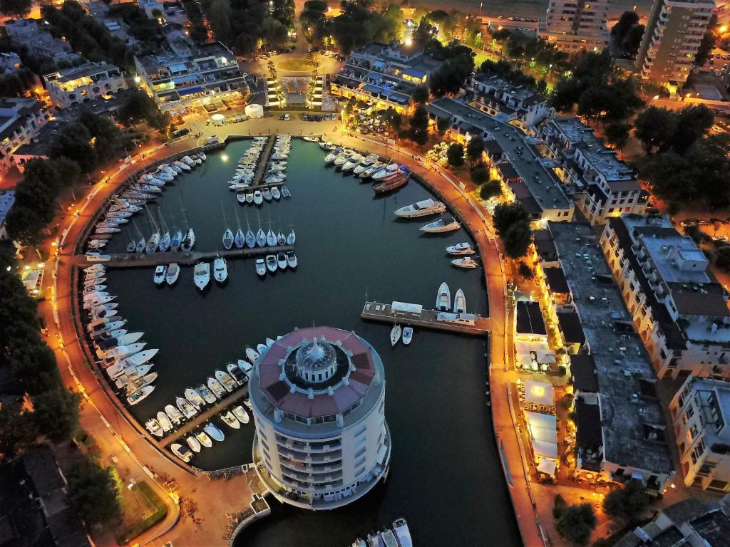 Widok na miasto Misano Adriatico z tego apartamentu