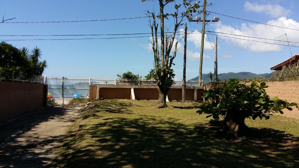  Casa Pé na Areia Frente ao Mar do Pântano do sul!!