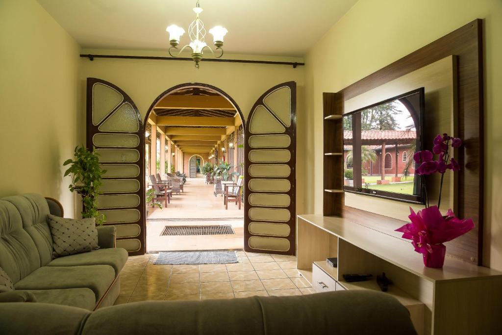  Hostel SLG