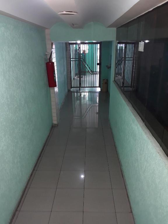  Hotel - Motel Story