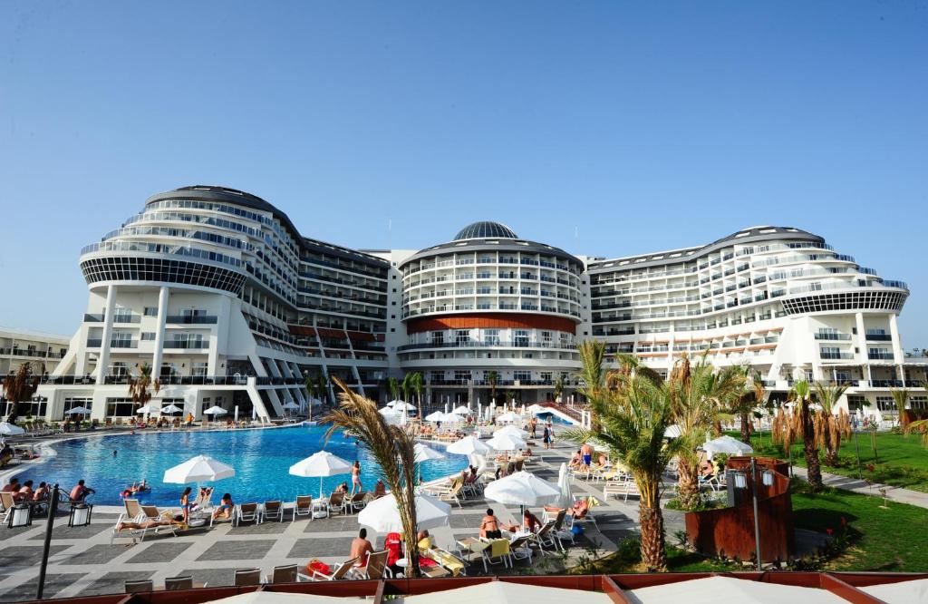 Bazén v ubytování Seaden Sea Planet Resort & Spa nebo v jeho okolí