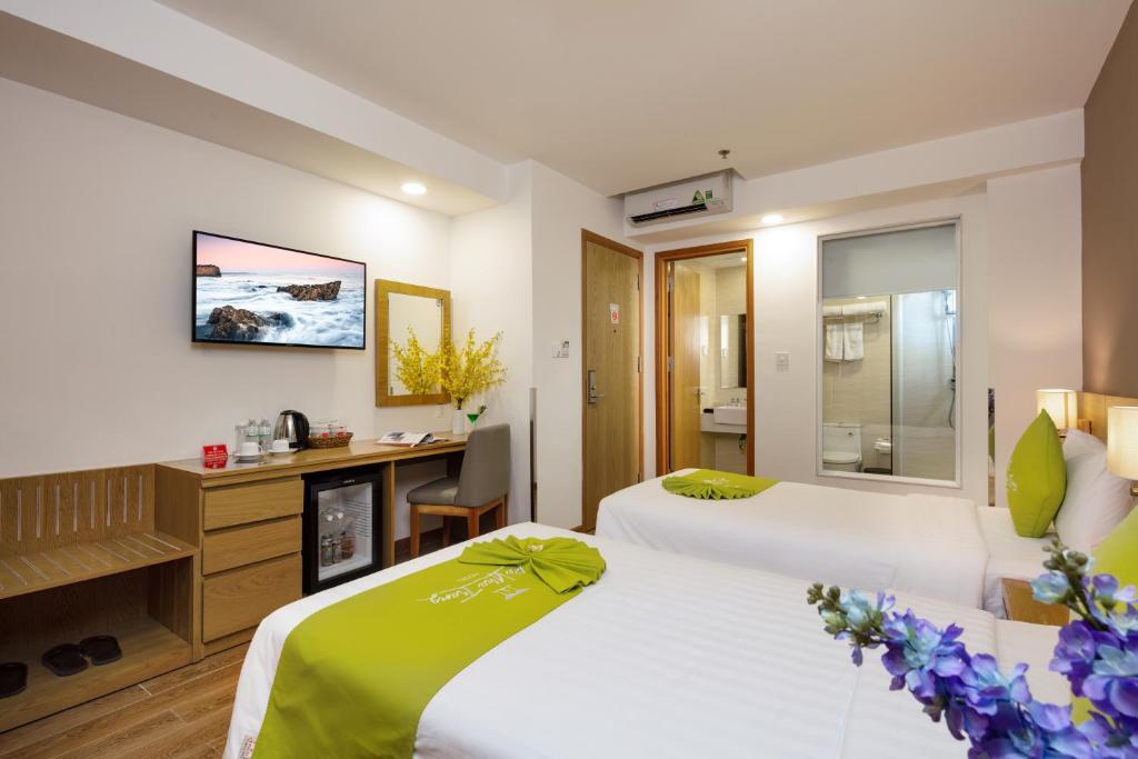 Deluxe Double or Twin Room with Balcony and City View