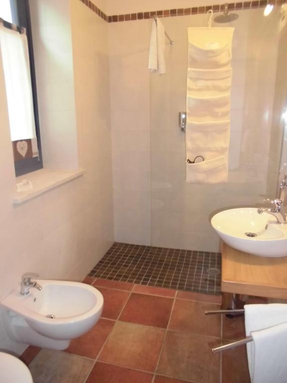 Koupelna v ubytování Agriturismo Bio-Ecologico Sant'Isidoro