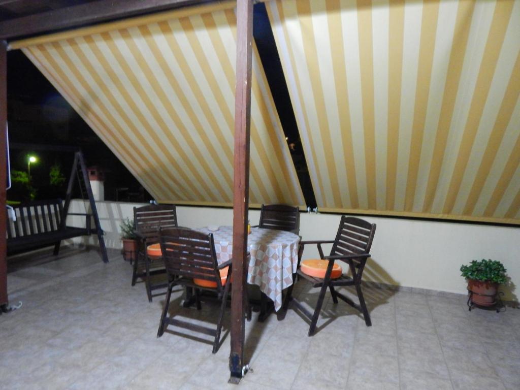 Balkón nebo terasa v ubytování ΒΕΝ ΚΙΝΙ