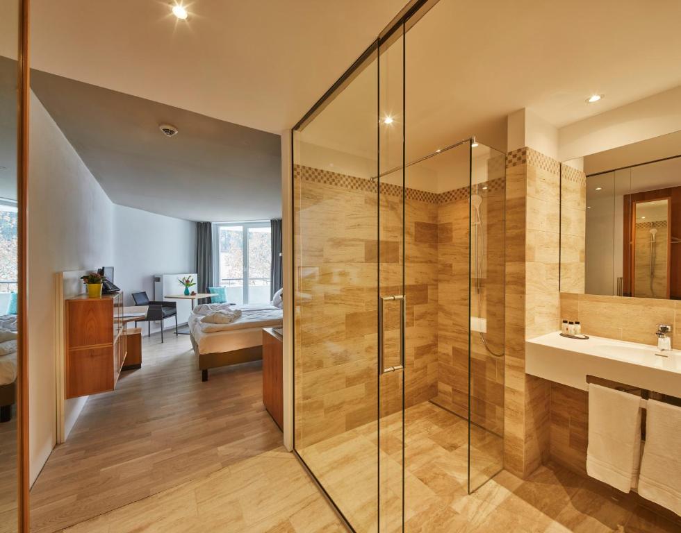 Koupelna v ubytování ElzLand Hotel Pfauen WELLNESS & SPA
