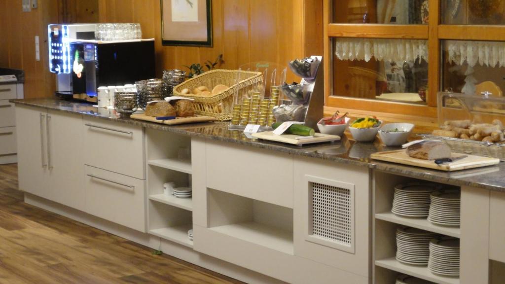 Eten bij of ergens in de buurt van het hotel

