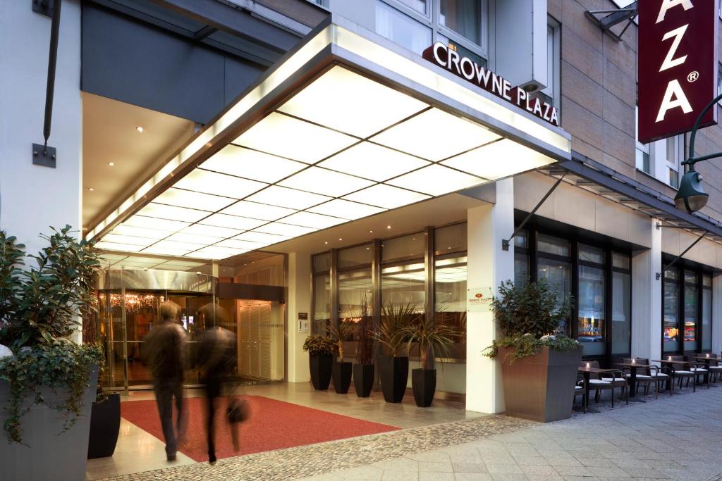 Crowne Plaza Berlin City Centre Ku'damm by IHG - Resim 23
