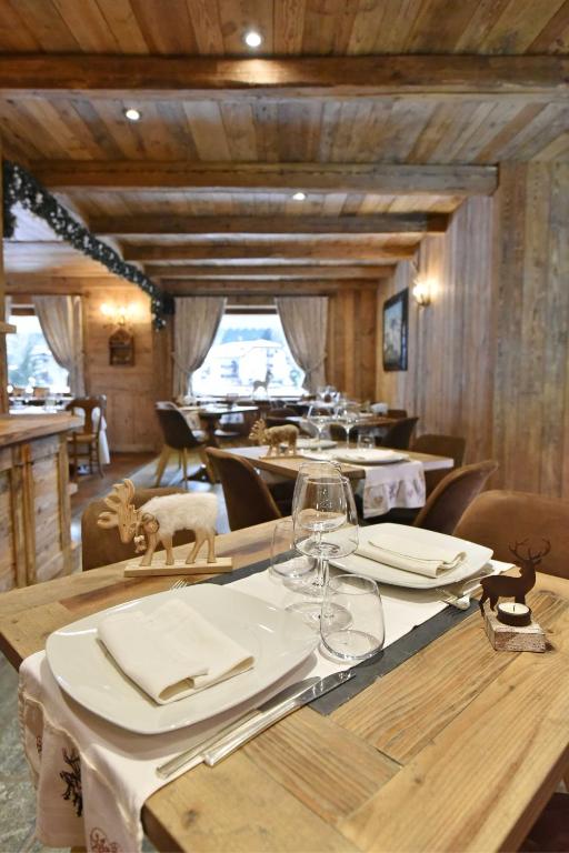 Restaurace v ubytování Hotel La Rouja