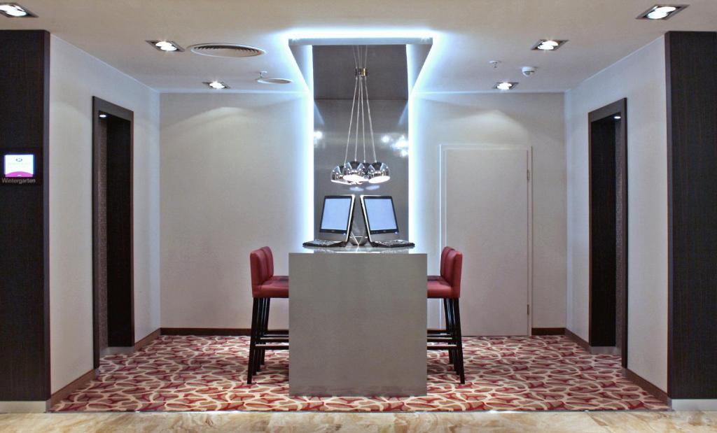 Crowne Plaza Berlin City Centre Ku'damm by IHG - Resim 28