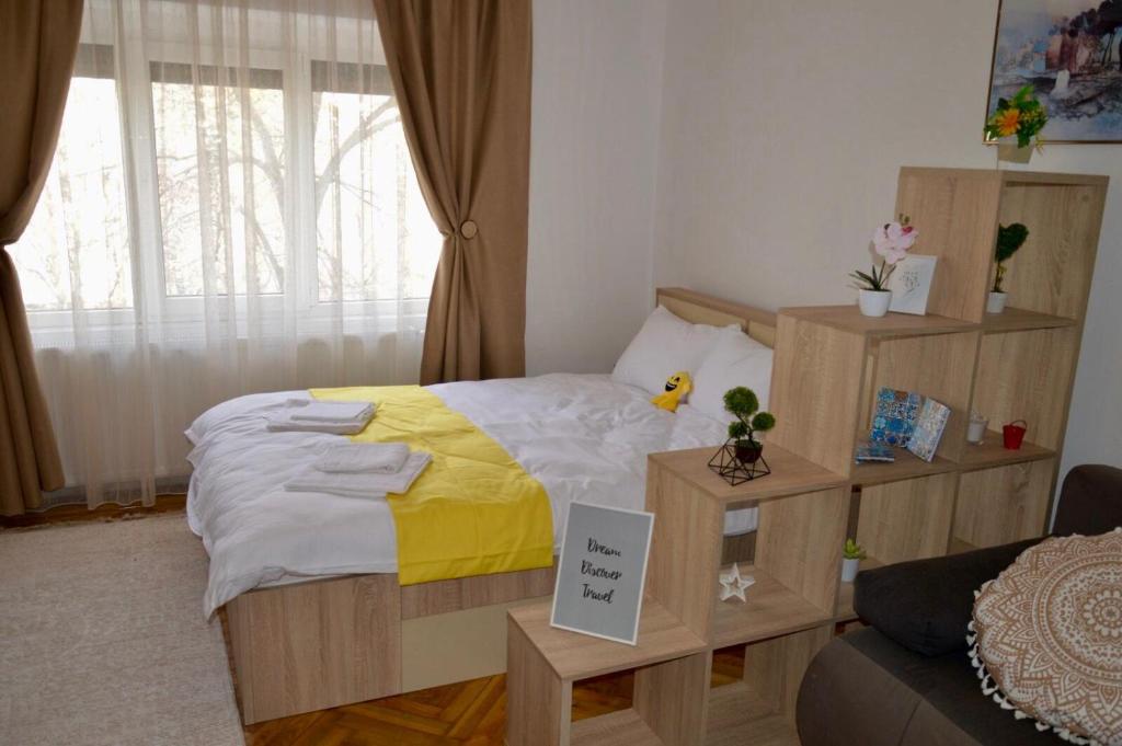 Central apartment with BIG room, WiFi, TV, Washer