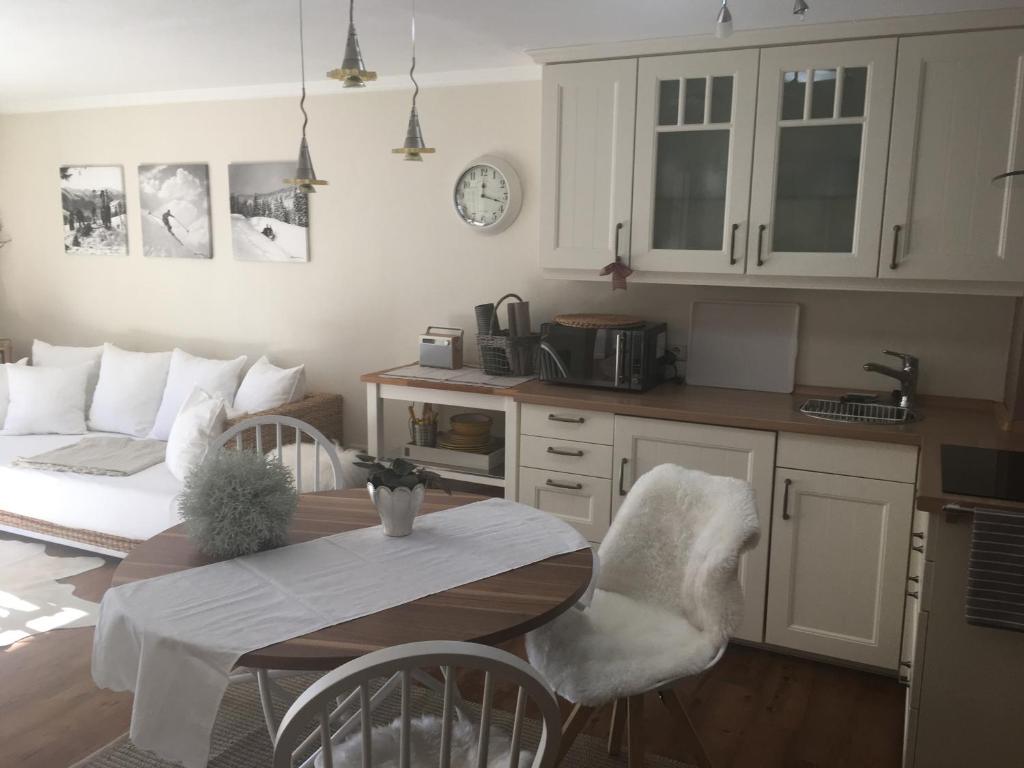 Kuchyň nebo kuchyňský kout v ubytování Ferienwohnung Lisi Hartmann