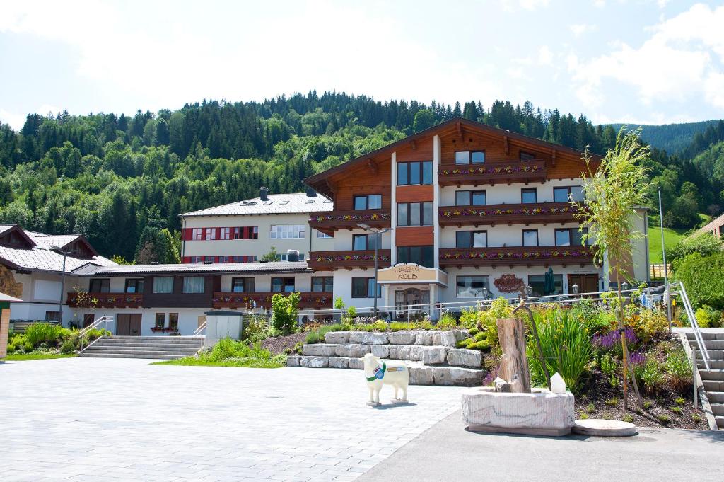 Nespecifikovaný výhled na hory nebo výhled na hory při pohledu z hotelu