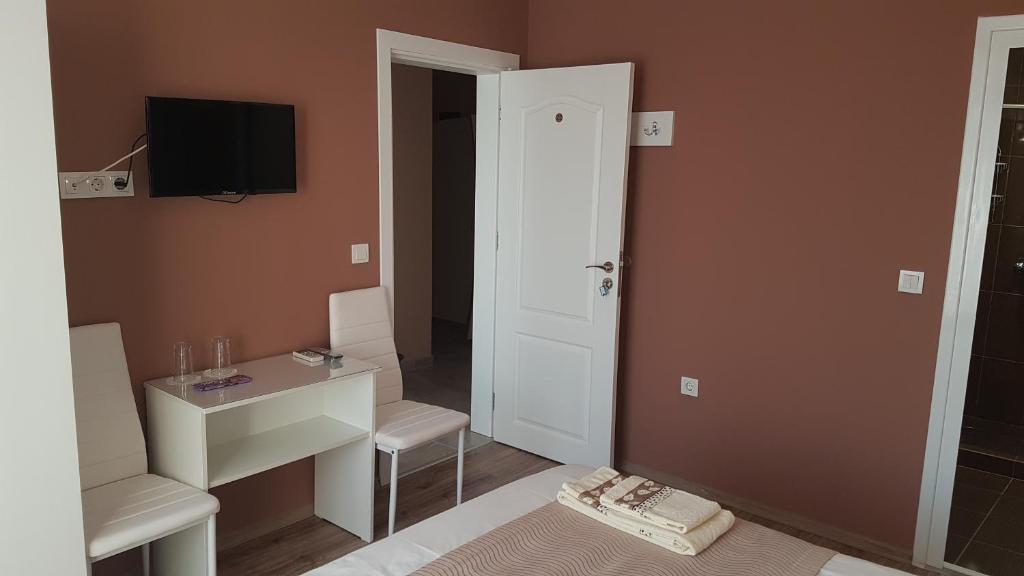 TV a/nebo společenská místnost v ubytování MARIANA - guest rooms