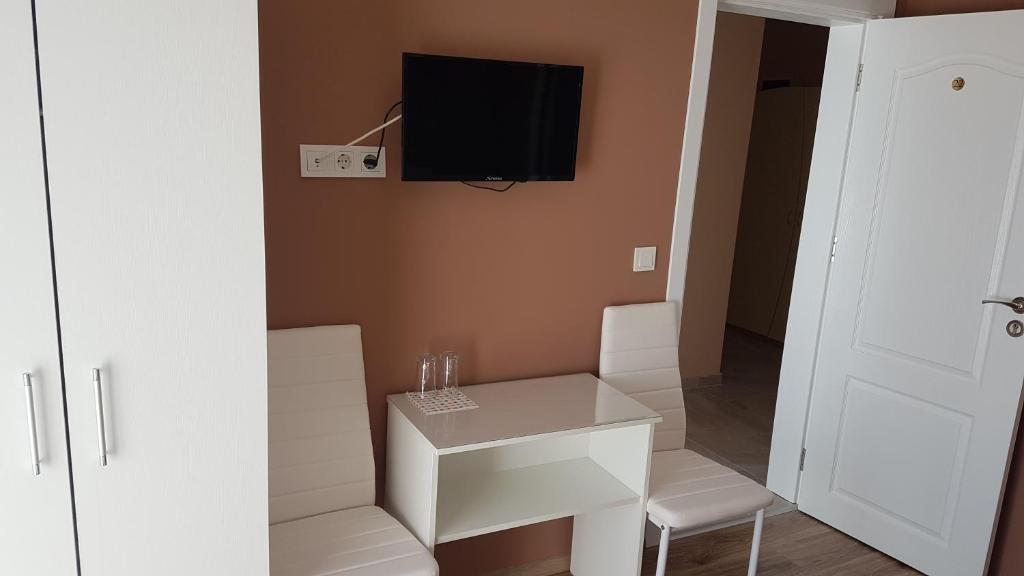 TV a/nebo společenská místnost v ubytování MARIANA - guest rooms