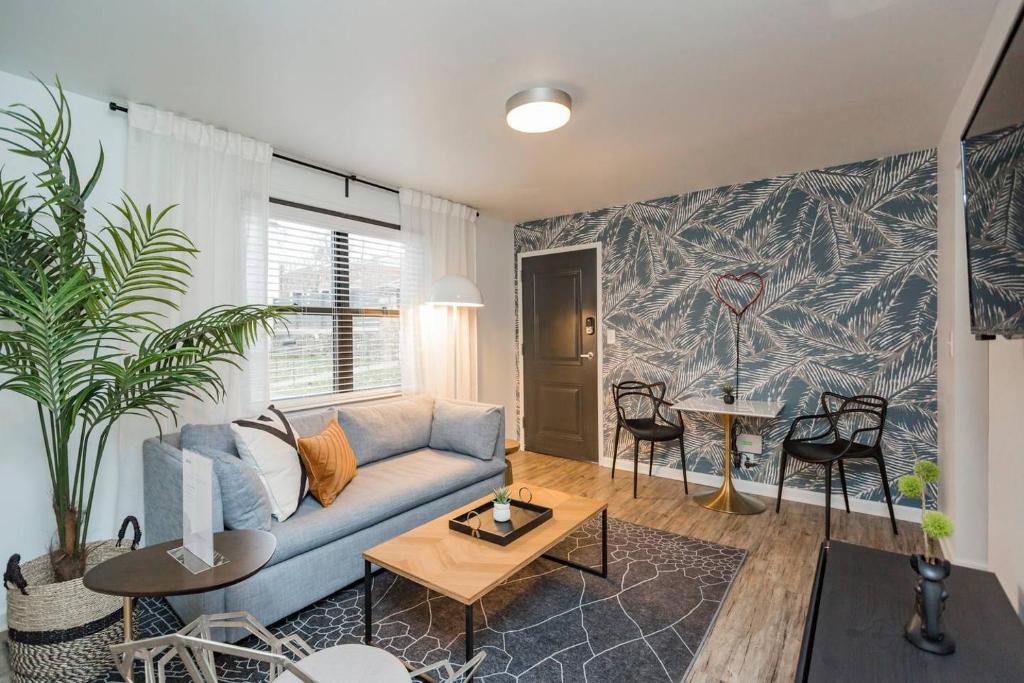 Abode Nashville - Marathon Village Near Downtown - 