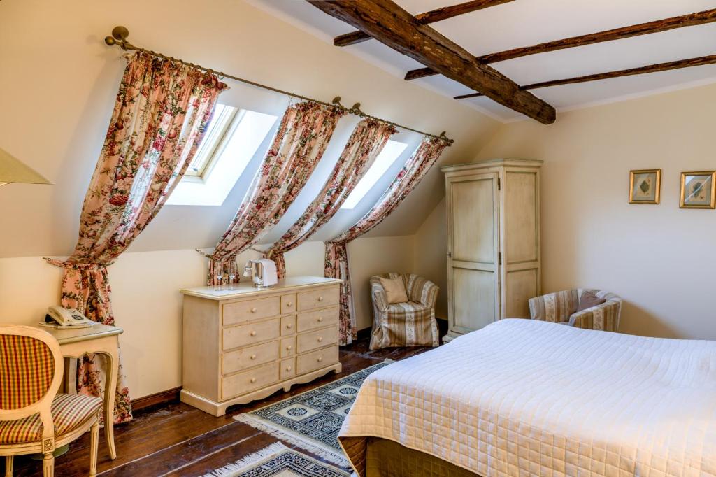 Postel nebo postele na pokoji v ubytování Hotel Zum Bär