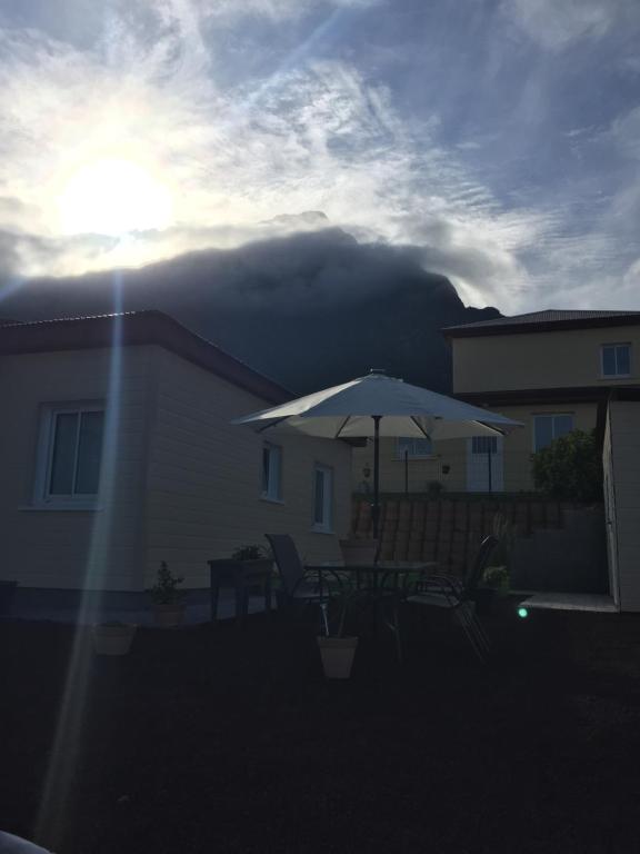 Nespecifikovaný výhled na hory nebo výhled na hory při pohledu z bed and breakfast