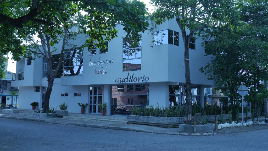 Budova, kde se hotel nachází