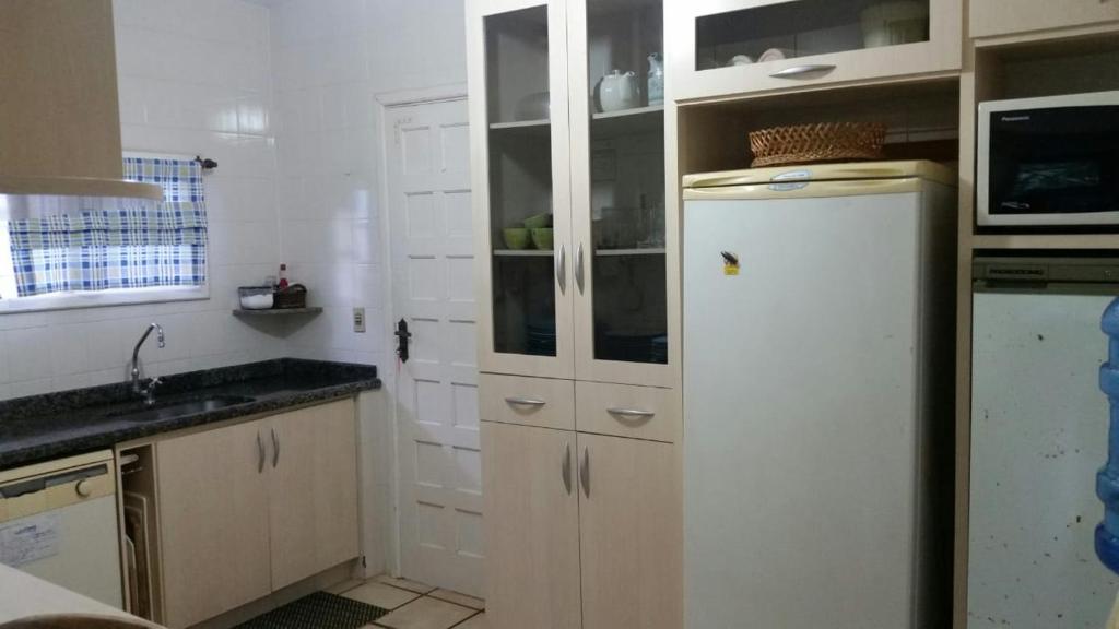  Casa em Itapoá-Thenorio SC