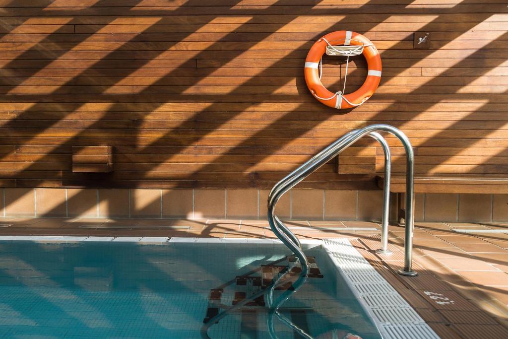 Bazén v ubytování Hotel Màgic La Massana nebo v jeho okolí