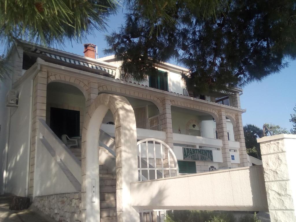 Budova, v ktorej sa apartmán nachádza