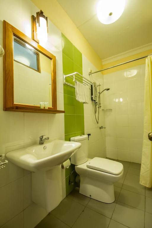 Koupelna v ubytování Lafala Hotel & Service Apartment