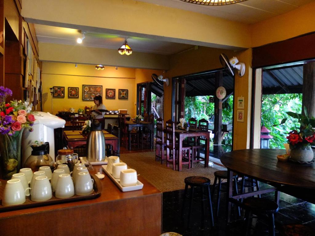 Restaurace v ubytování Baantawan Guesthouse Pai