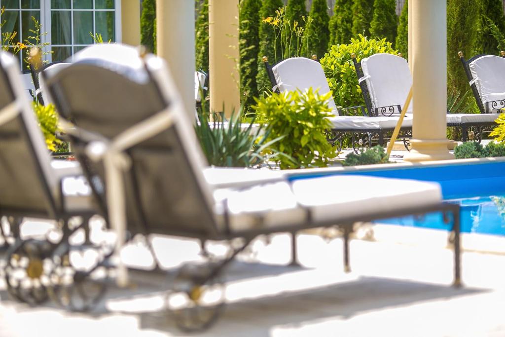 Bazén v ubytování Luxury-Villas nebo v jeho okolí