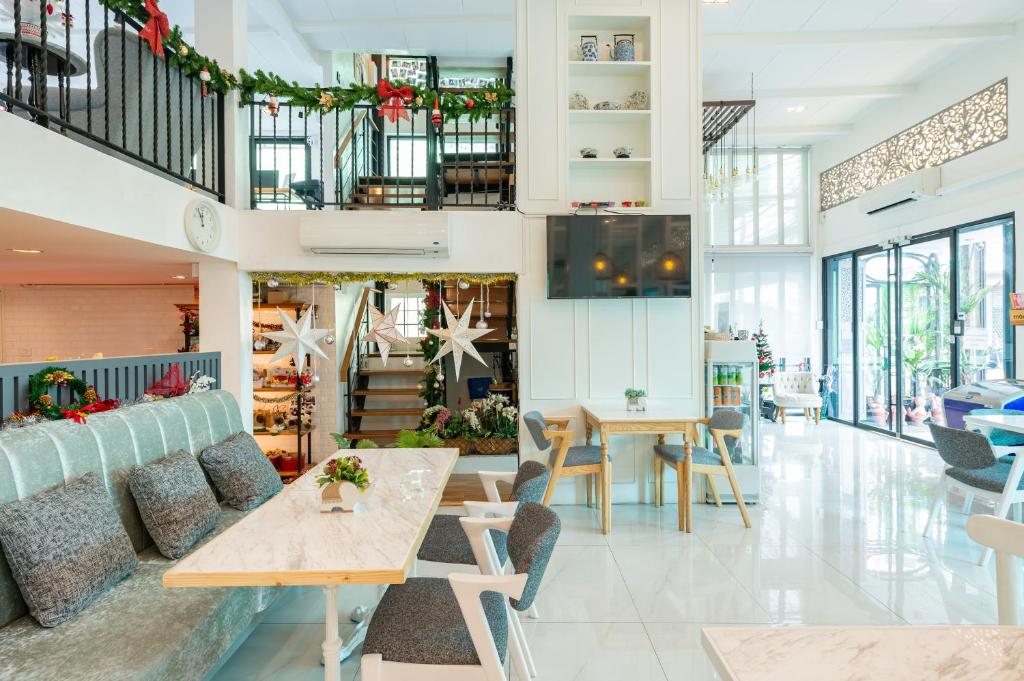 White Ivory Bed And Breakfast - Resim 35