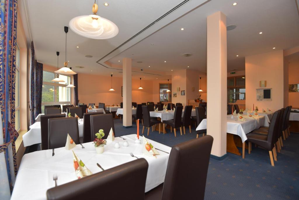 Restaurace v ubytování Hotel Am Wald -GARNI-