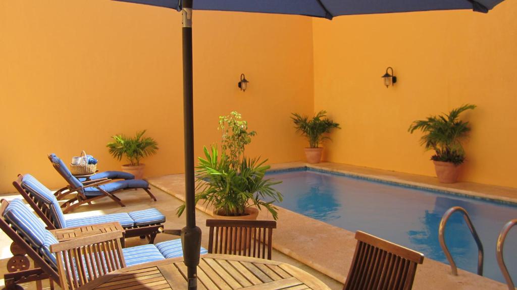 Bazén v ubytování Castelmar Hotel nebo v jeho okolí