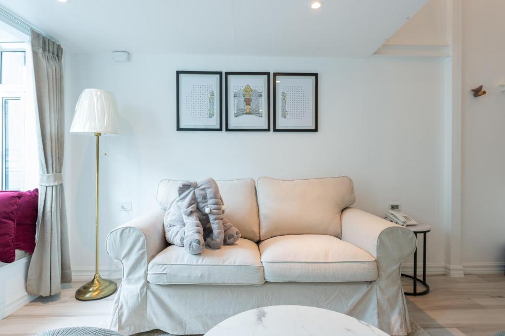 White Ivory Bed And Breakfast - Resim 20