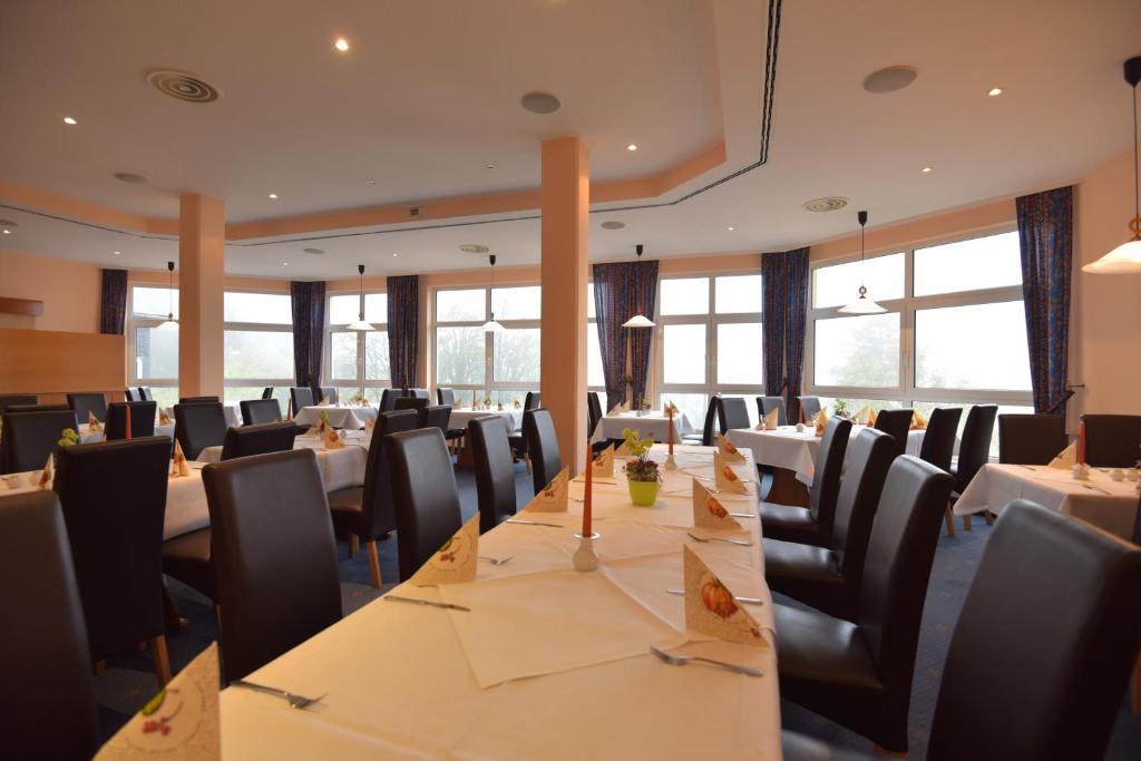 Restaurace v ubytování Hotel Am Wald -GARNI-