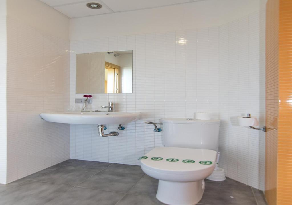 Łazienka w obiekcie Albergue Inturjoven Algeciras-Tarifa