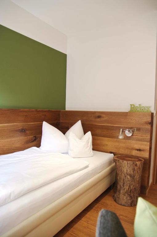 Postel nebo postele na pokoji v ubytování Landgasthof Zehner