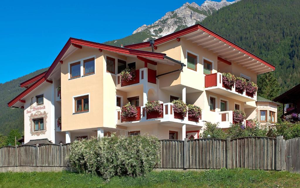 Nespecifikovaný výhled na hory nebo výhled na hory při pohledu z bed and breakfast