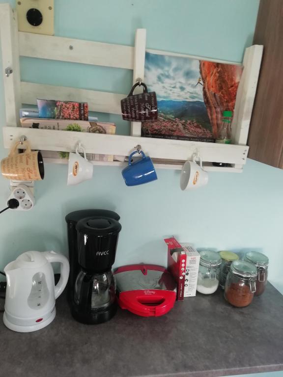Príslušenstvo na prípravu kávy alebo čaju v ubytovaní Nala's House