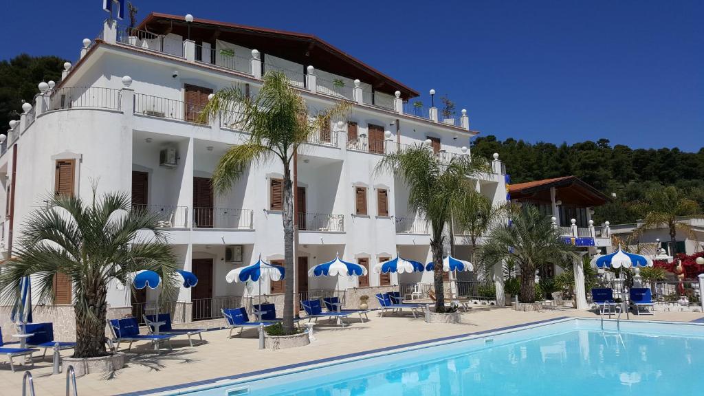 Basen w obiekcie Hotel Orchidea lub w pobliżu