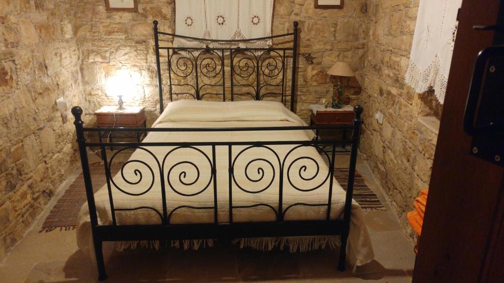 Constantias stone houses - Double Room With Balcony