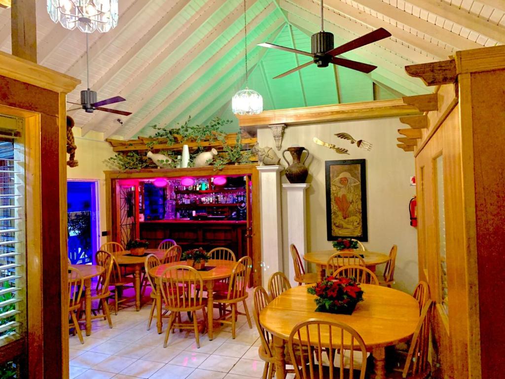 Restaurace v ubytování Seaview Inn